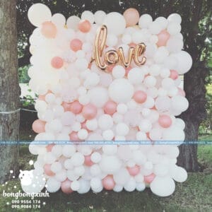 Backdrop tiệc cưới màu hồng trắng có chữ love BRC003