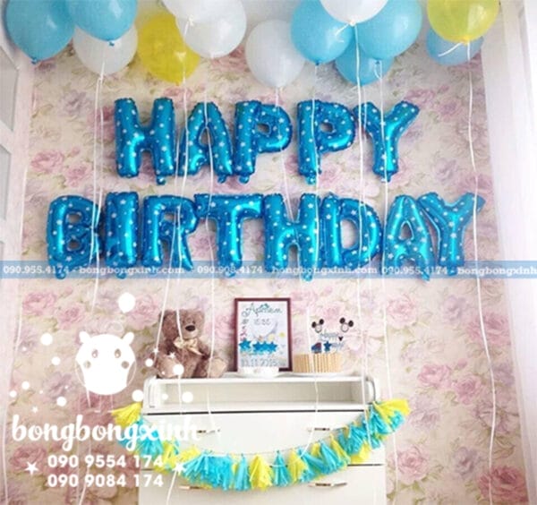 Bàn quà trang trí chữ Happy Birthday chủ đề tuổi thơ BQ176