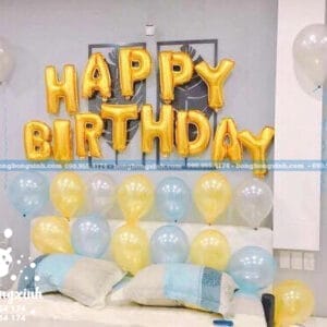 Chữ sinh nhật trang trí happy Birthday vàng đồng trang trí cùng bóng  bay nhiều màu sắc