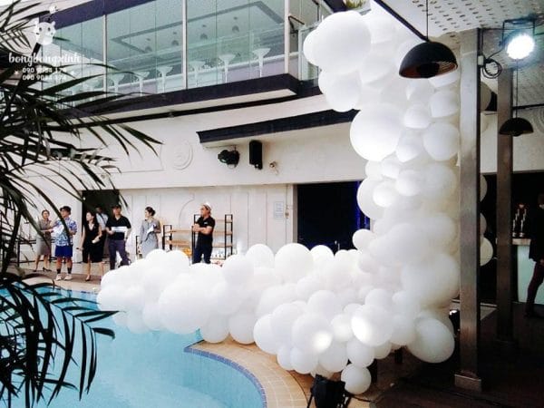 Tiểu cảnh bong bóng trang trí tiệc bể bơi góc nhìn 2 BBX080 Tiểu cảnh bong bóng trang trí tiệc bể bơi góc nhìn 2 BBX080