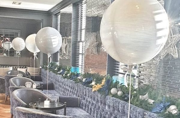 Bong bóng trang trí xung quanh tiểu cảnh sinh nhật BBX236