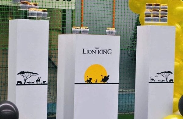 Bàn trang trí gallery cho buổi tiệc sinh nhật vua sư tử BBX396