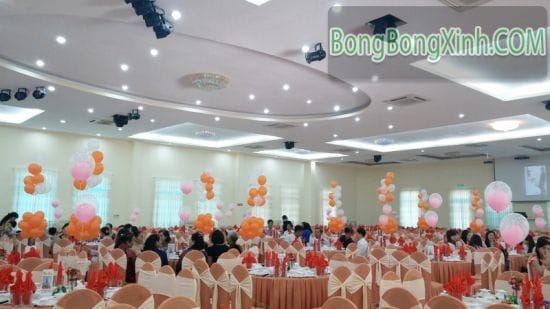 Bong bóng trang trí bàn tiệc cưới BT054