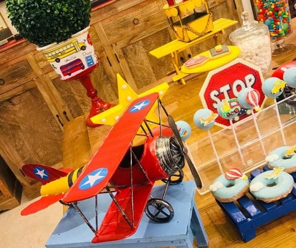 Phụ kiện trang trí bàn quà sinh nhật vương quốc xe hơi 2