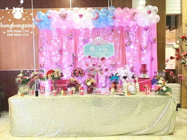 Trang trí bàn quà sinh nhật chủ đề màu hồng cho bé gái BQ139