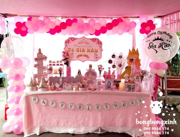 Trang trí bàn sinh nhật chủ đề công chúa màu hồng BQ142