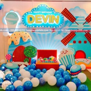Tổ Chức Sinh Nhật Trọn Gói Cho Bé Trai Với Backdrop Chủ Đề Candy 024