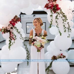 Cổng chào tiệc cưới màu trắng bằng bong bóng sang trọng CA122