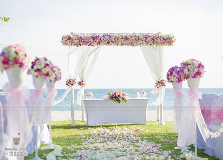 Bộ sản phẩm đường dẫn trang trí tiệc cưới ngoài trời đơn giản DDTC039