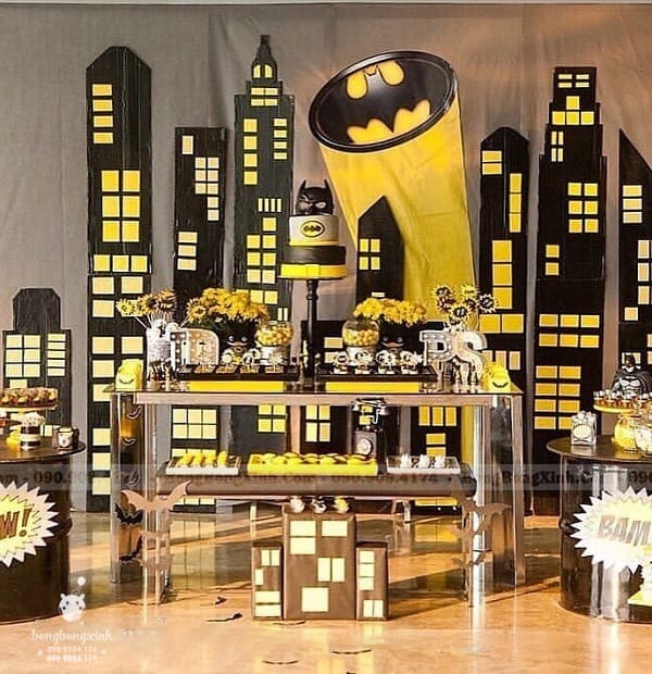 Bàn quà sinh nhật người dơi 2 BQ216 Bàn quà sinh nhật người dơi 2 BQ216