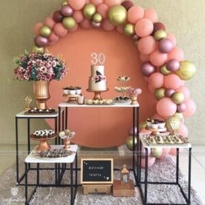 Bàn quà sinh nhật BQ222 trang trí sinh nhật người lớn