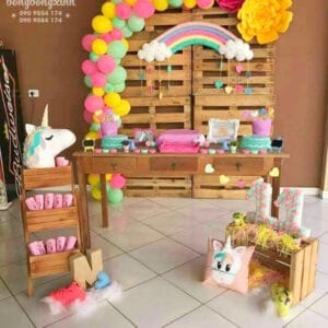 Bàn quà sinh nhật cho bé mộc mạc với chủ đề unicorn BBX016