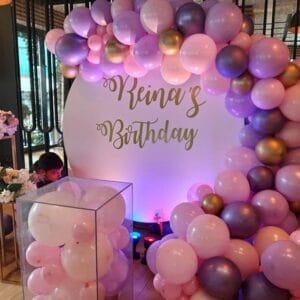 Trang trí backdrop thôi nôi với tông màu hồng BBX257