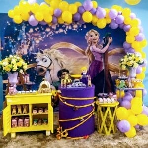 Backdrop sinh nhật Frozen tông màu vàng, tím BBX323