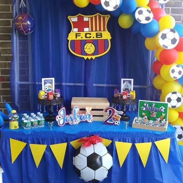 Trang trí bàn quà sinh nhật chủ đề bóng đá BBX363