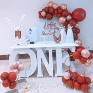 Trang trí bàn quà thôi nôi trắng và đỏ BBX437