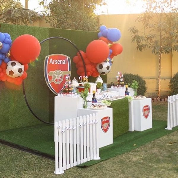 Trang trí bàn quà sinh nhật Arsenal BBX446