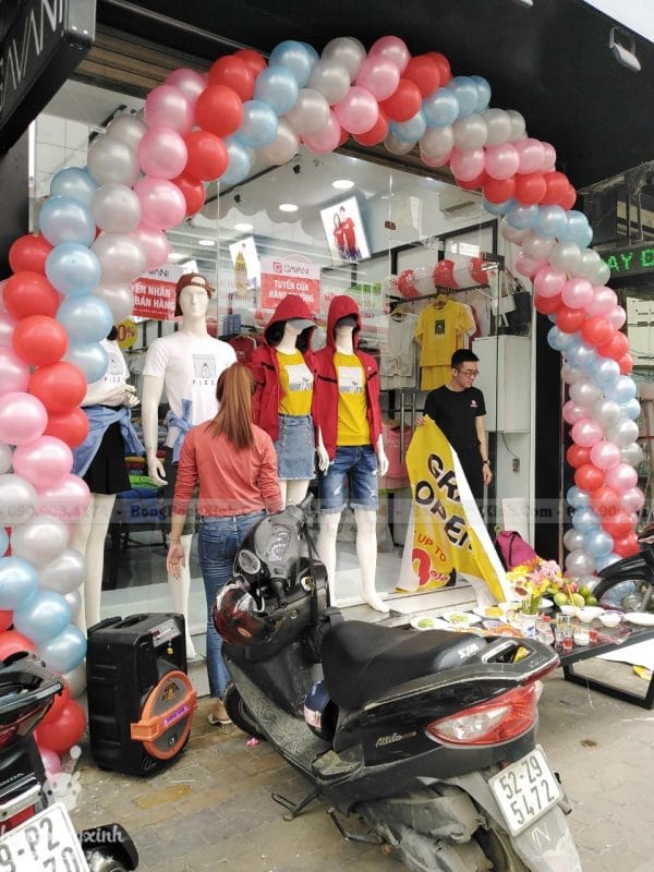 Góc phải cổng chào khai trương Gavani CC066