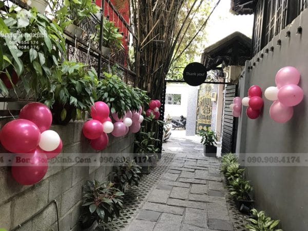 Trang trí bong bóng lối vào