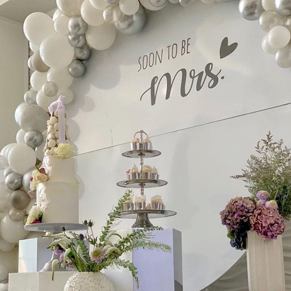 Bàn quà sinh nhật màu trắng cho vợ BBX350 góc nhìn số 2