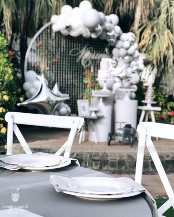 Bàn tiệc trang trí sinh nhật trọn gói màu xám