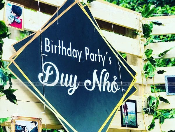 Bảng tên tiệc trang trí sinh nhật phong cách Rustic mộc độc đáo