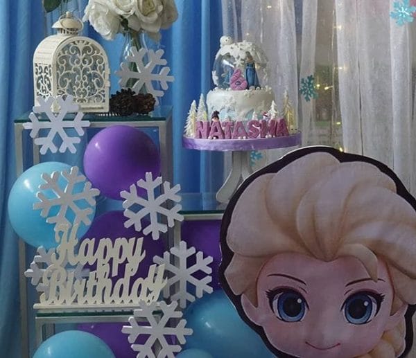 Trang trí đi cùng bộ backdorp vải voan Elsa BBX297