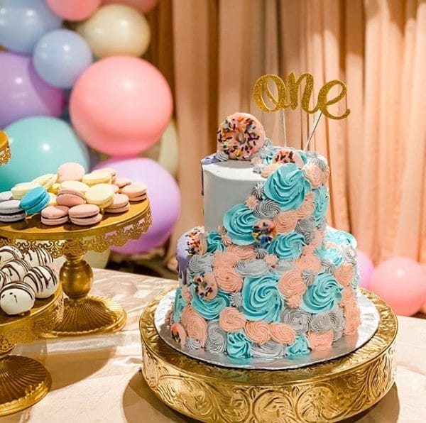 Bánh kem bàn quà sinh nhật hoa hồng cho bé gái BBX404