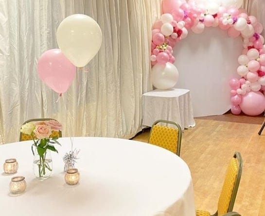 Góc bàn phòng tiệc trang trí cùng bộ sản phẩm sinh nhật BBX435