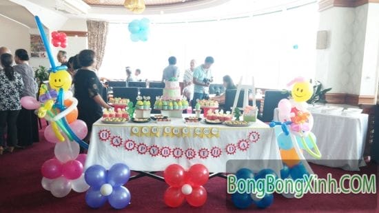 Trang trí bàn quà sinh nhật bé yêu 0120 Trang trí bàn quà sinh nhật bé yêu 0120