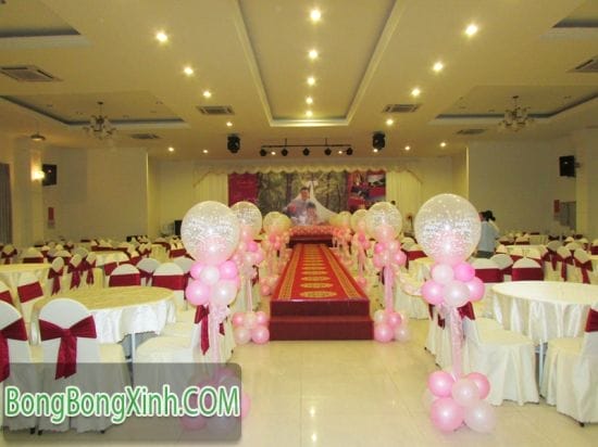Đường dẫn tiệc cưới bong bóng lồng hồng 031 Đường dẫn tiệc cưới bong bóng lồng hồng 031
