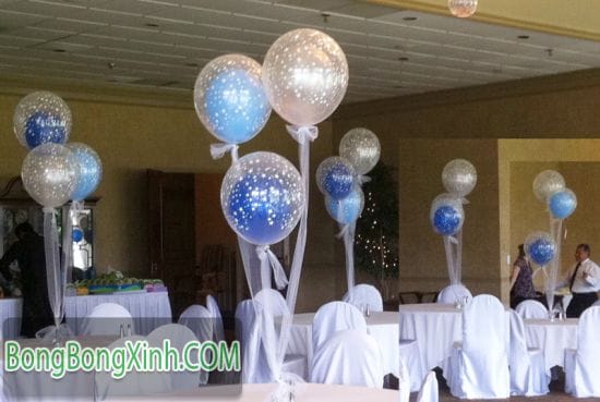 trang trí bong bóng bàn tiệc cưới đẹp