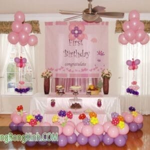 Trang trí bàn quà sinh nhật màu hồng BQ128