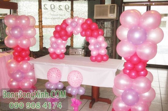 Trang trí bàn kí tên tiệc cưới màu hồng BKT038