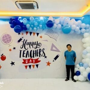 Backdrop trang trí 20-11 bong bóng và format BBX141