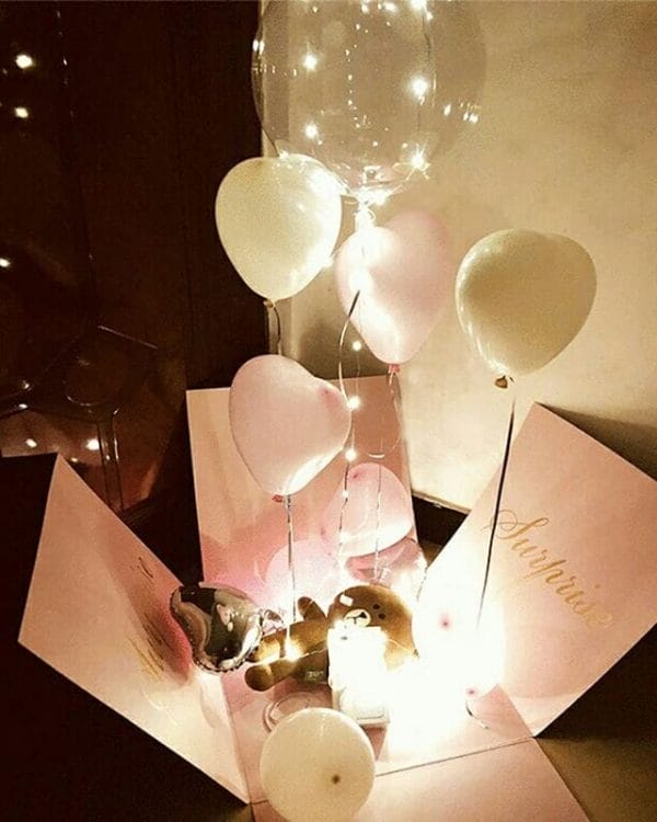 Hộp surprise màu trắng nhìn từ bên trong BBX047