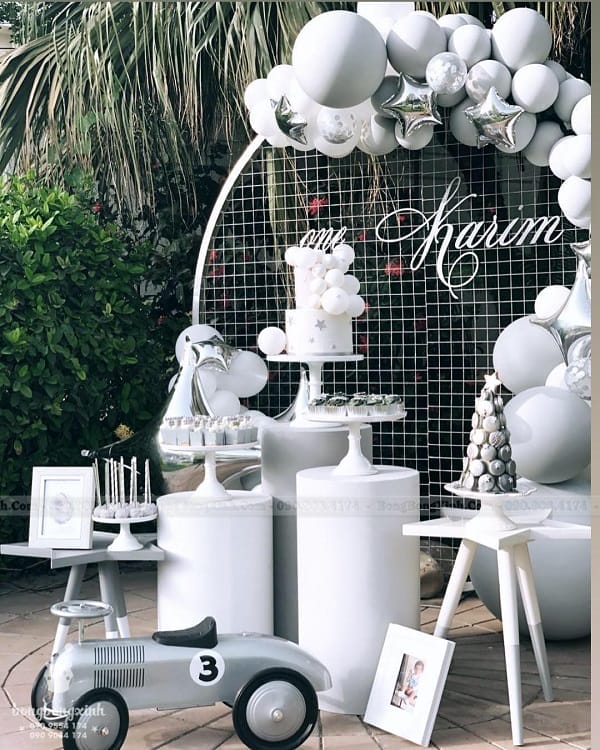 Tổng thể bộ sản phảm trang trí sinh nhật trọn gói màu xám trang trí sinh nhật cho bé theo chủ đề