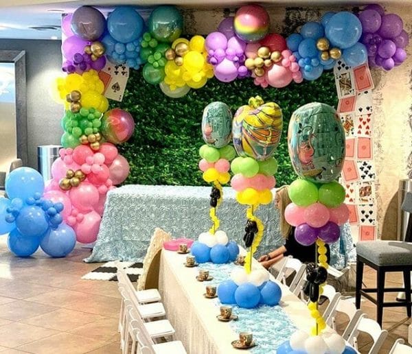 Trang trí sinh nhật trọn gói cho bé gái Alice in Wonderland góc nhìn 2