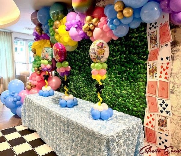 Trang trí sinh nhật trọn gói cho bé gái Alice in Wonderland góc nhìn 3