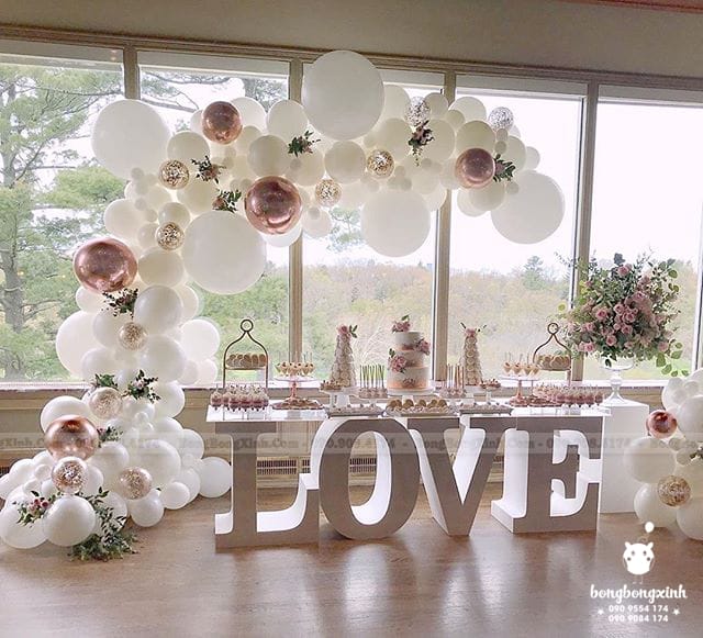 Bàn gallery sinh nhật cho người yêu cho bạn gái BQ238 Bàn gallery sinh nhật cho người yêu cho bạn gái BQ238