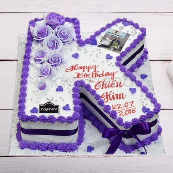 Bánh kem sinh nhật màu tím