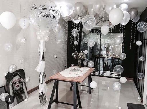 Bong bóng bay lung linh