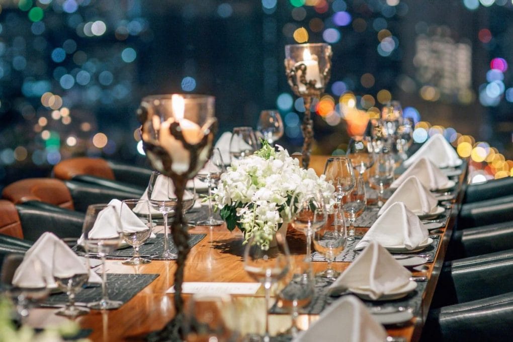 cach-to-chuc-year-end-party-chi-tiet-a-den-z-cho-doanh-nghiep_603cb78f34a40 Không gian lãng mạn tổ chức tiệc sinh nhật cho người yêu