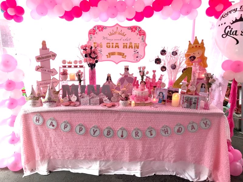 Chủ đề trang trí sinh nhật màu hồng kết hợp công chúa