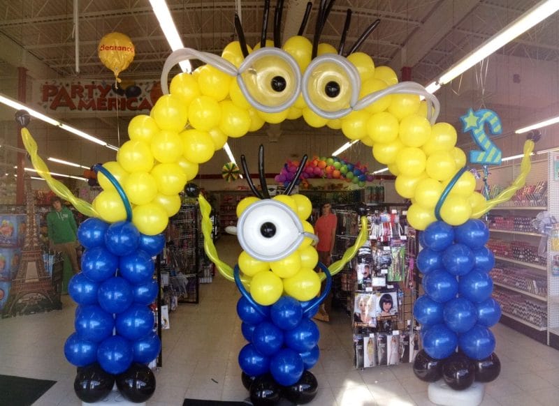 Cổng chào và trụ sinh nhật chủ đề Minion