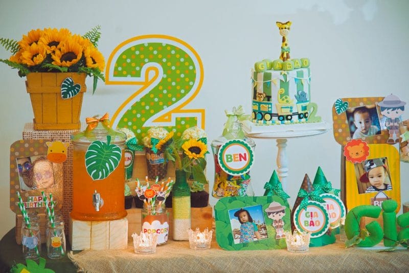 Góc nhỏ của chiếc bàn trang trí sinh nhật bé trai Góc nhỏ của chiếc bàn trang trí sinh nhật bé trai