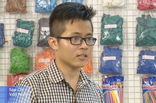 Bong bóng xinh xuất hiện trên chương trình tạp chí văn nghệ Bong bóng xinh xuất hiện trên chương trình tạp chí văn nghệ