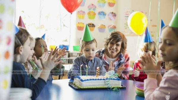 trang trí sinh nhật cho bé sẽ là một thiếu sót nếu không có những tấm ảnh kỷ niệm