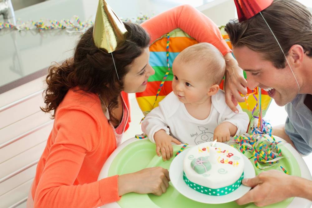 Tiệc thôi nôi và đầy tháng là gì ? Top sản phẩm trang trí bàn thôi nôi cho bé trai và gái ấn tượng