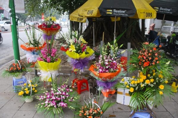 Hoa và thiệp quà tặng 20 tháng 10